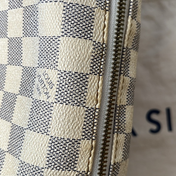 AUTHENTIC Louis Vuitton Damier Azur Totally MM - rare; discontinued style! - Picture 10 of 13